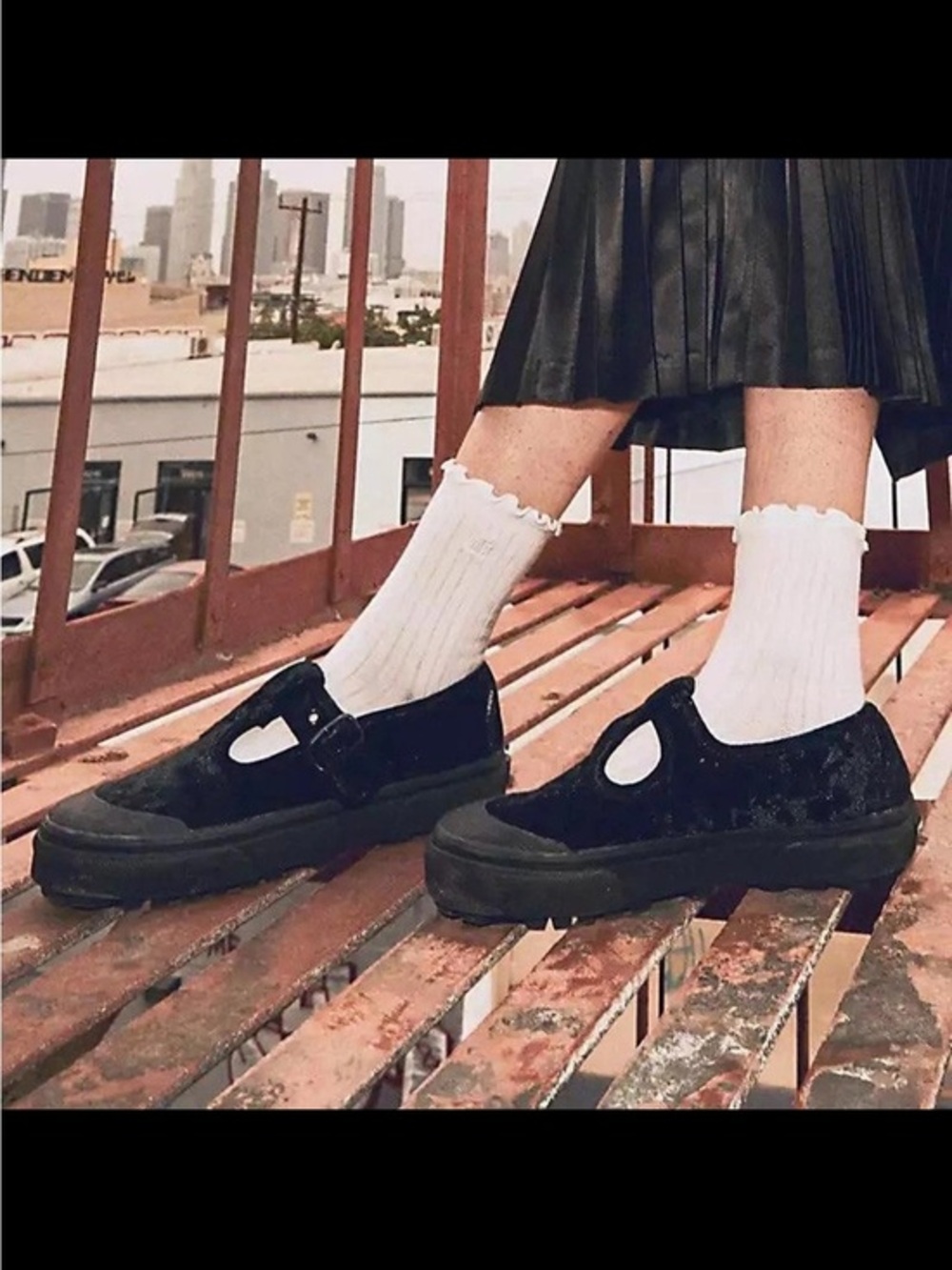 VANS Women’s Black Velvet Platform Mary Jane Shoes size 5.5